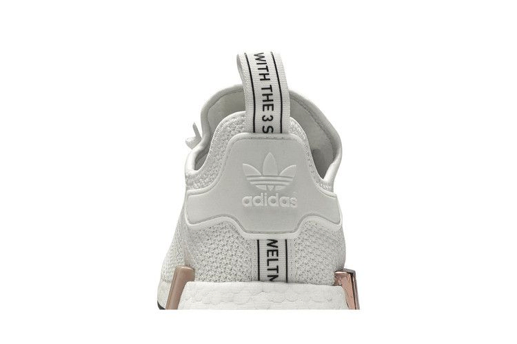 wmns-nmd_r1-metallic-plugs-cloud-white-ee5173_06