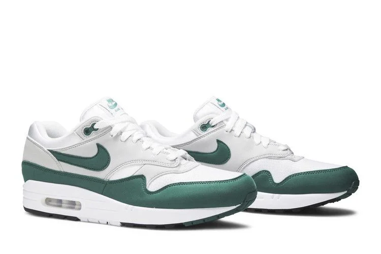 Krossovki-Nike-Air-Max-1-Evergreen-7
