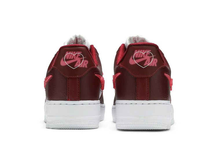Кроссовки Nike Wmns Air Force 1 '07 SE 'Love For All - Team Red'