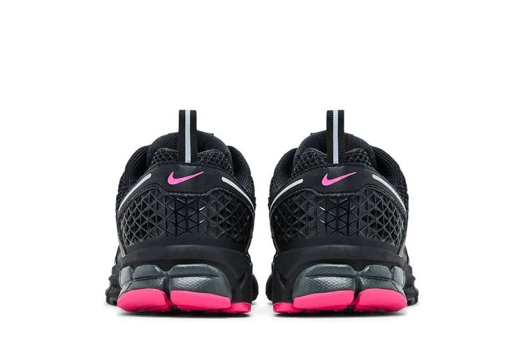Krossovki-Nike-Vomero-5-GS-Black-Pink-Blast-5