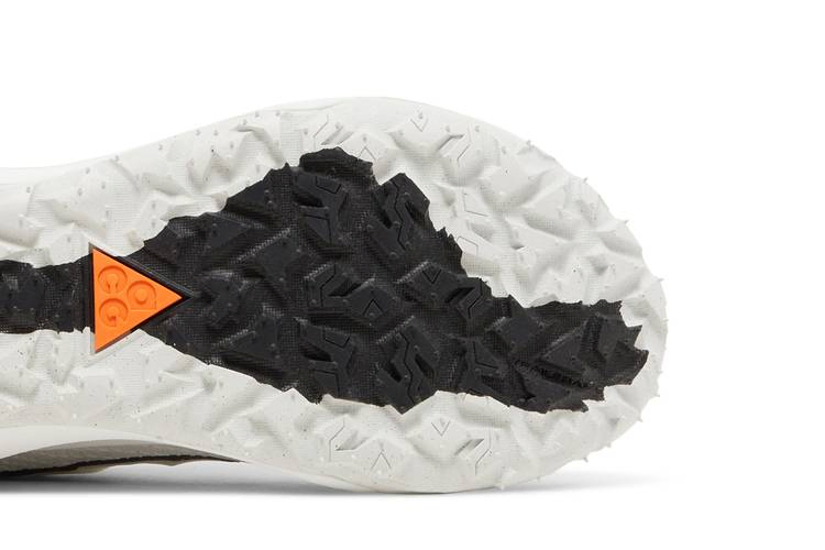 Кроссовки Nike ACG Mountain Fly 2 Low 'White Bright Mandarin'