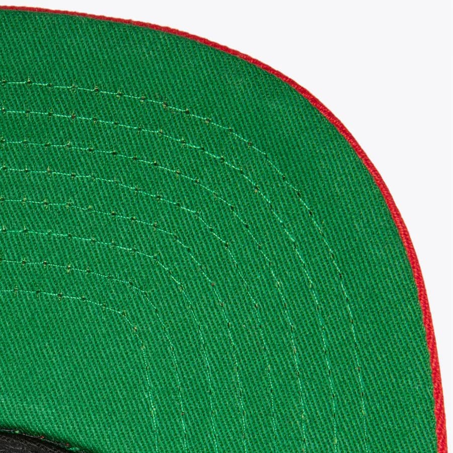 Бейсболка Mitchell & Ness White Chicago Blackhawks Toss Up Snapback Hat