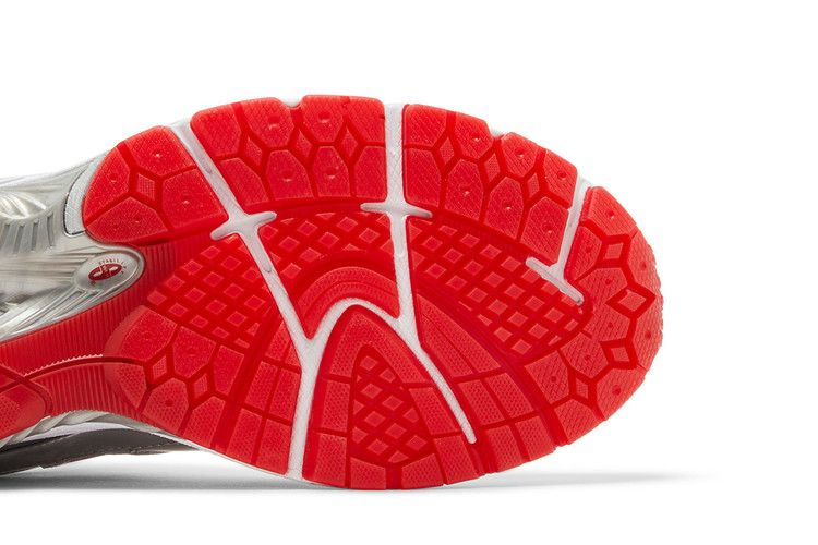 Кроссовки New Balance 2002R 'Tinsel' DTLR Exclusive