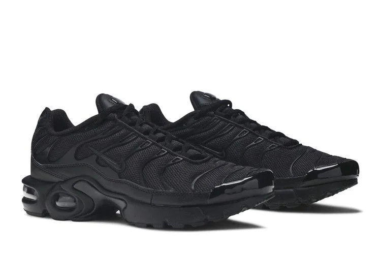 Krossovki-Nike-Air-Max-Plus-GS-Triple-Black-7-1
