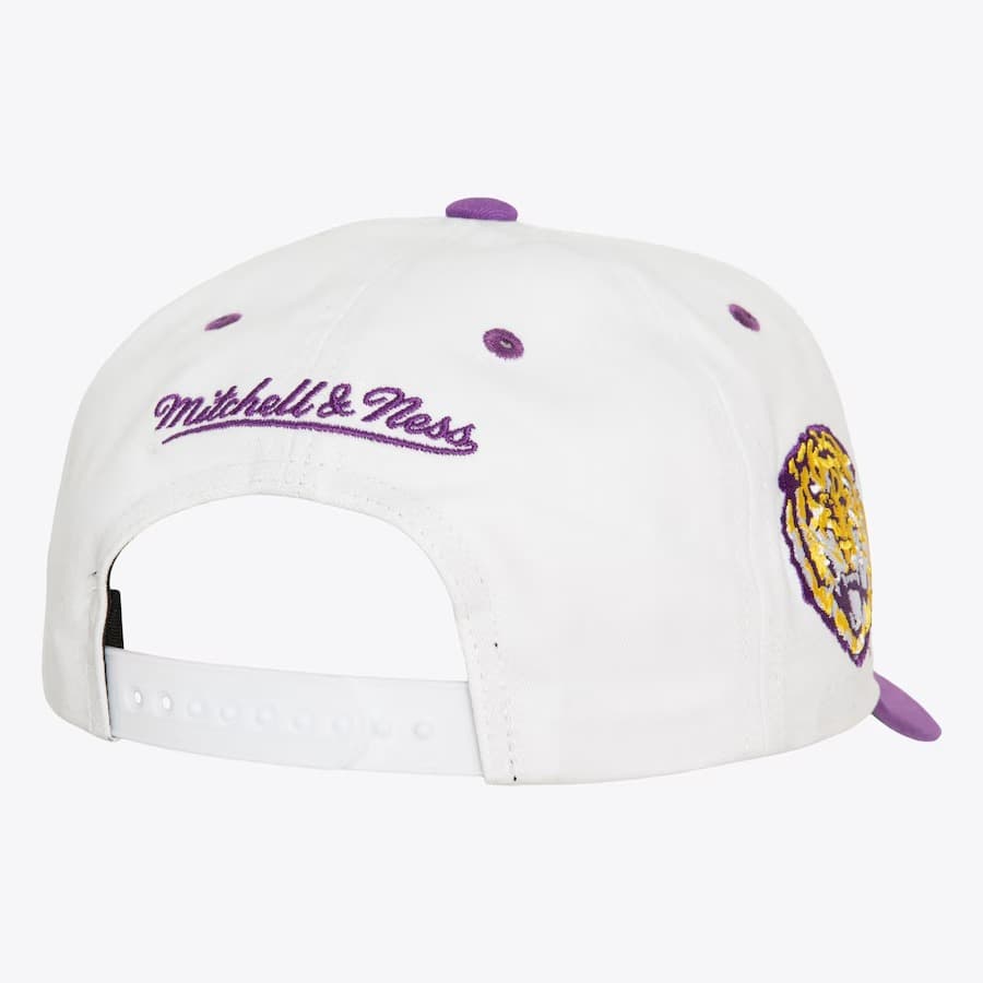 Бейсболка Mitchell & Ness White LSU Tigers Vault Collection Tail Sweep Pro Snapback Hat