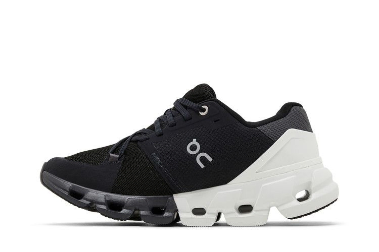 Кроссовки ON Wmns Cloudflyer 4 Wide 'Black White'