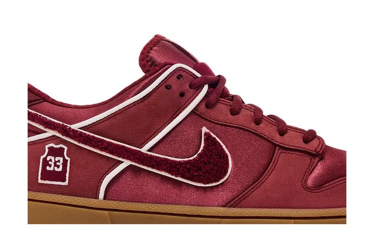 Krossovki-Kobe-Bryant-x-Nike-Dunk-Low-Protro-Team-Red-1