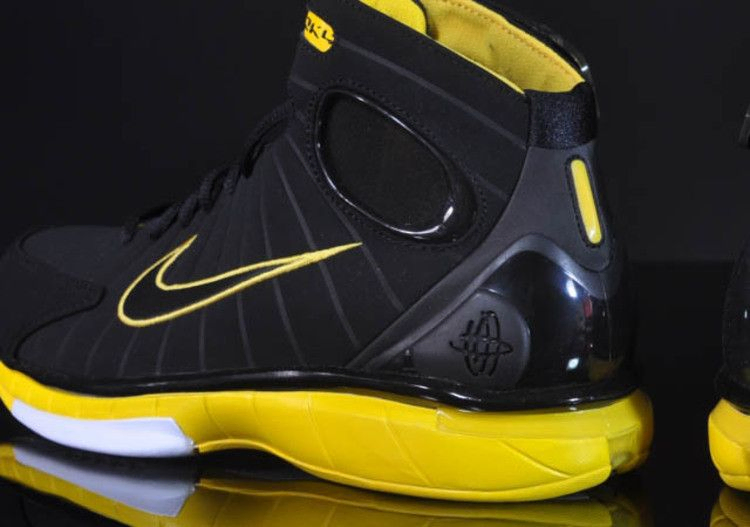 air-zoom-huarache-2k4-511425-007_04