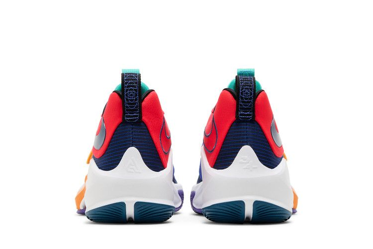 zoom-freak-3-antetokounbros-da0694-601_05
