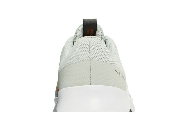 Кроссовки Nike MC Trainer 2 'Light Silver Bright Mandarin'
