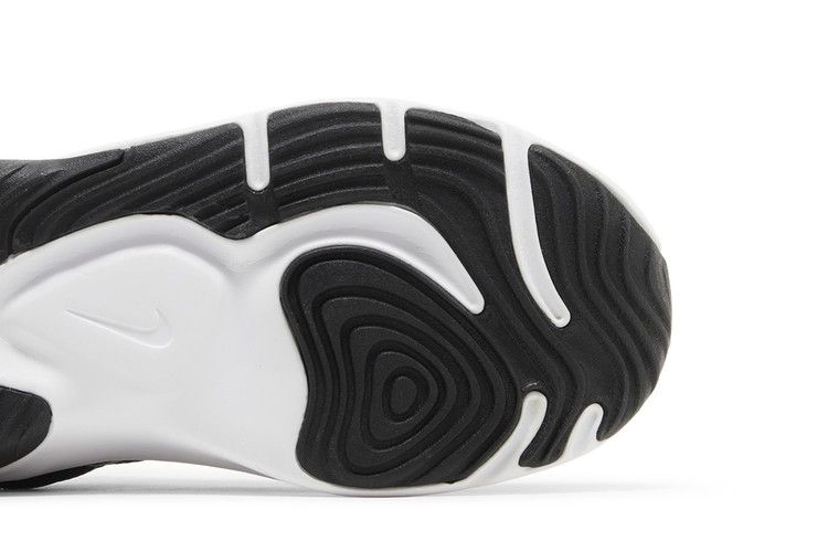 wmns-legend-essential-3-next-nature-black-white-dm1119-001_04