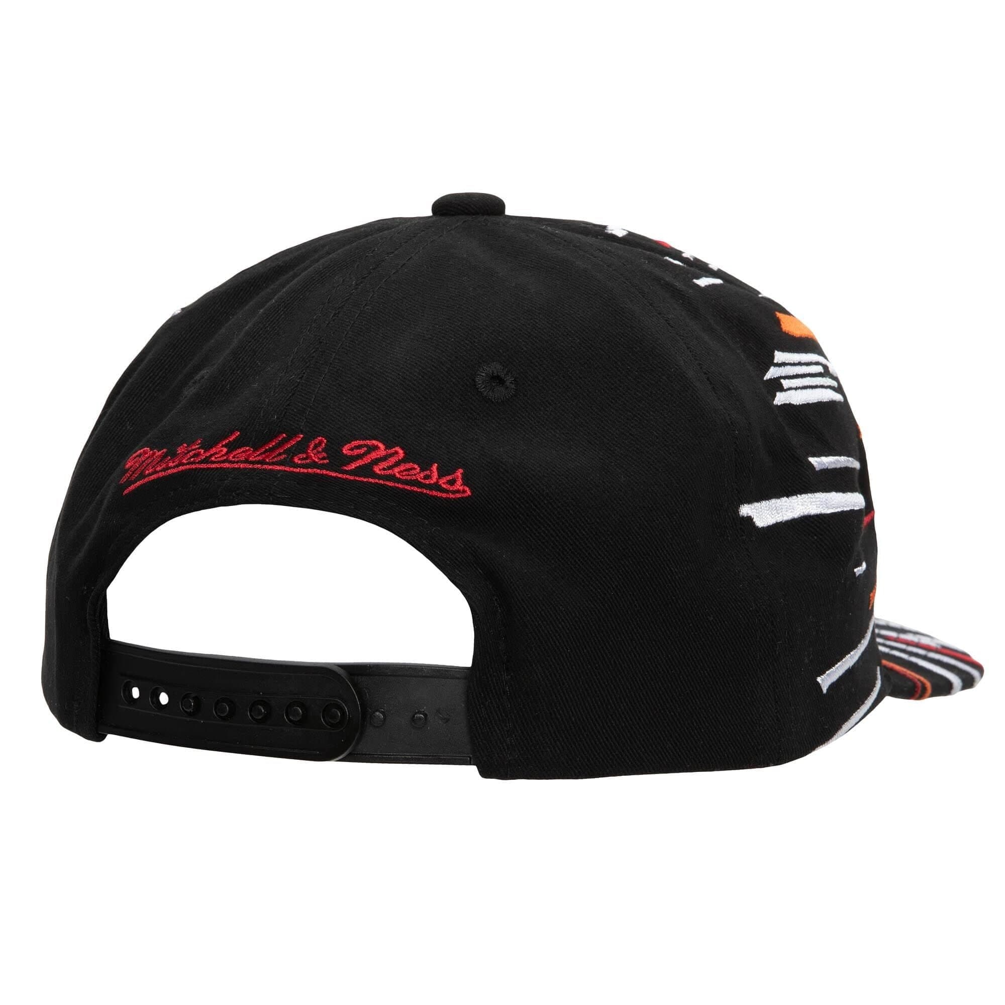 Бейсболка Mitchell & Ness Burst Deadstock Snapback HWC Miami Heat Hat