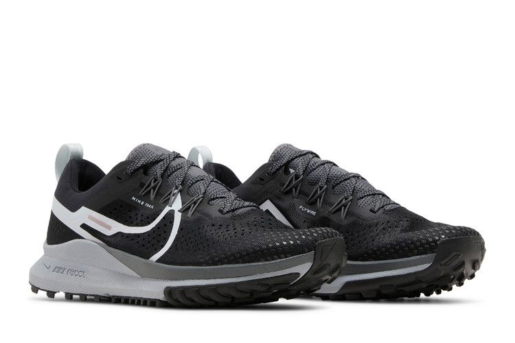wmns-react-pegasus-trail-4-black-dark-grey-dj6159-001_07