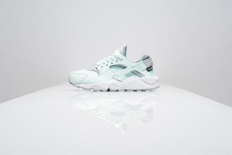 wmns-air-huarache-run-igloo-634835-303_01