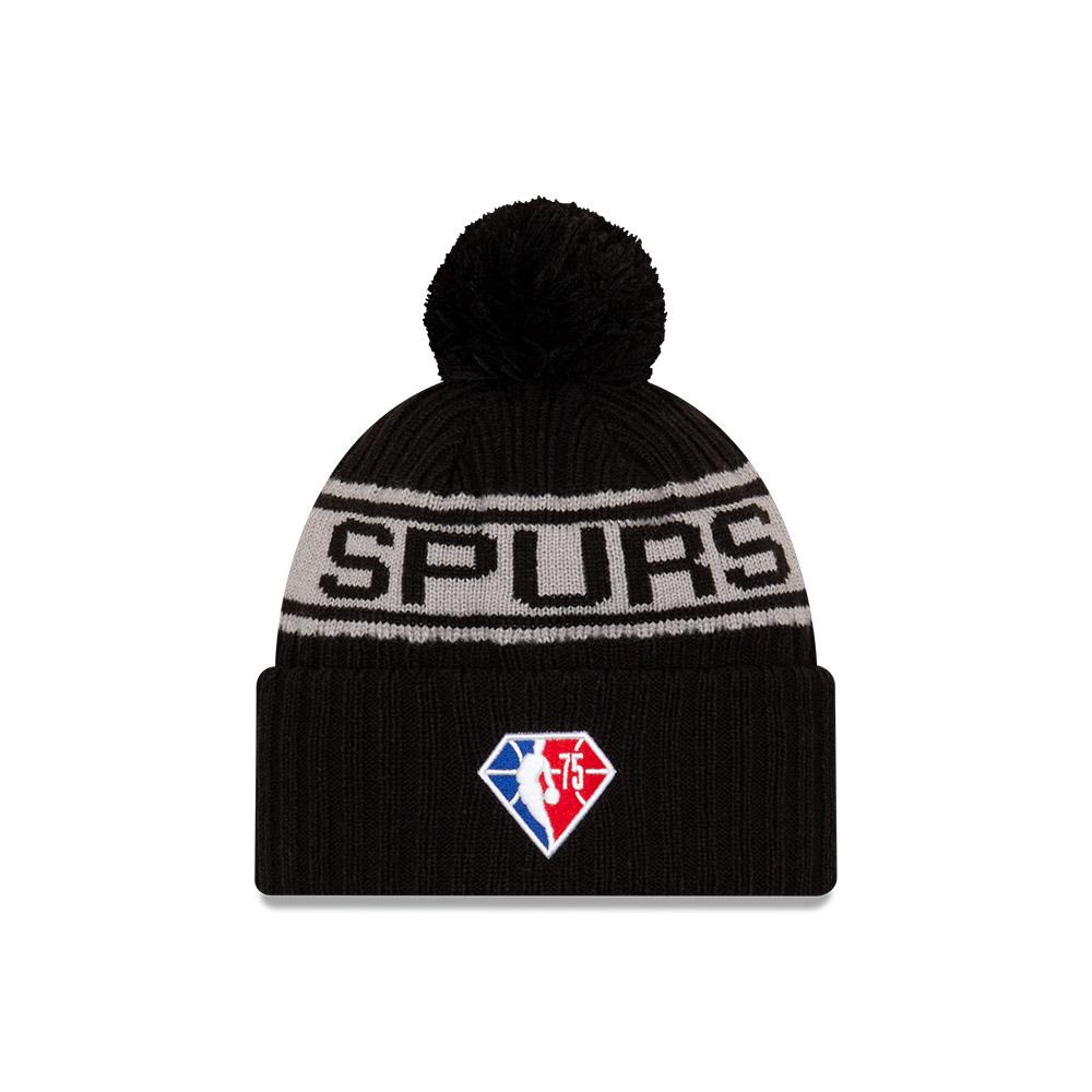 New-Era-San-Antonio-Spurs-2021-Draft-Edition-Pom-Knit-NBA-Beanie-2