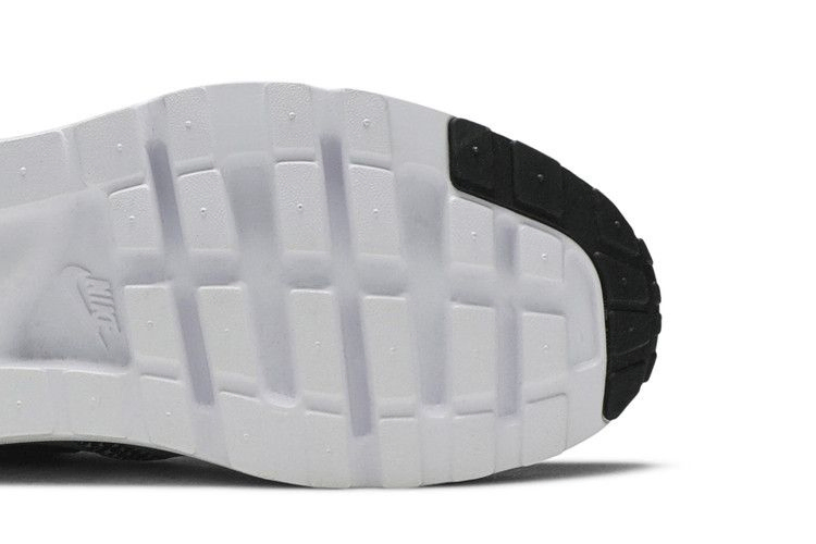 air-max-zero-essential-black-grey-876070-002_04