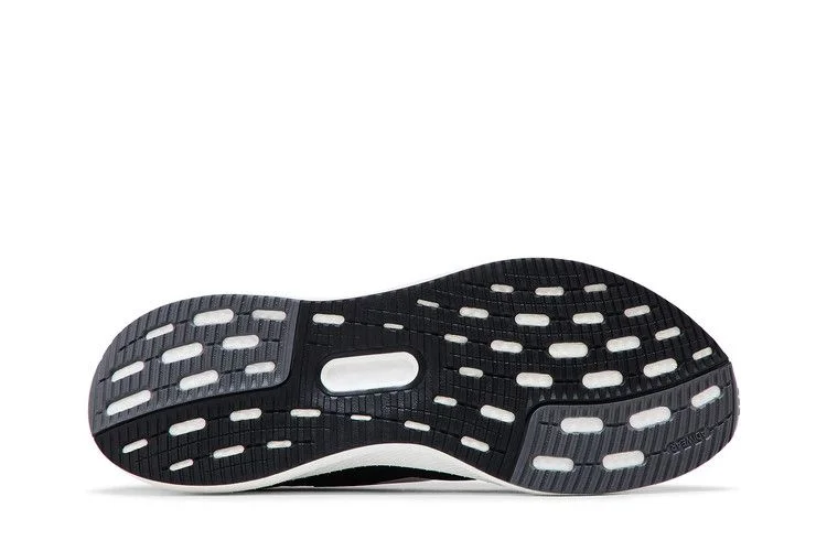 Krossovki-adidas-PureBoost-5-Black-White-3
