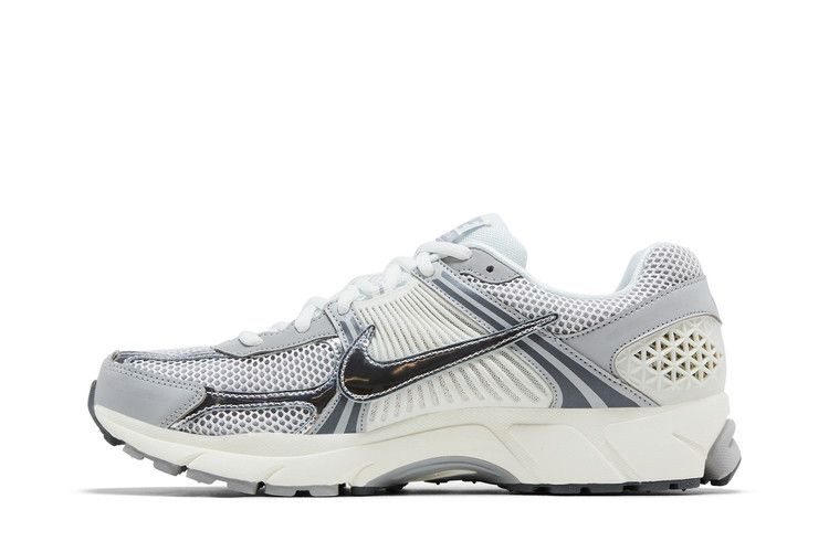 air-zoom-vomero-5-summit-white-metallic-silver-im2219-121_02