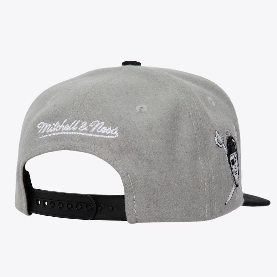 Бейсболка Mitchell & Ness Gray Oakland Raiders Gridiron Classics Melt Stitch Snapback Hat