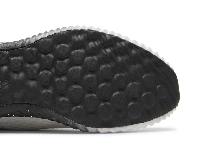 alphabounce-1-white-black-speckled-hp2305_04