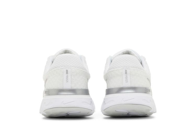 wmns-react-infinity-run-flyknit-3-white-metallic-silver-dd3024-101_05