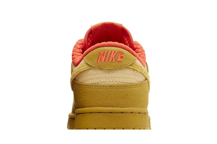 Кроссовки Nike Women's Dunk Low 'Bronzine Picante Red'