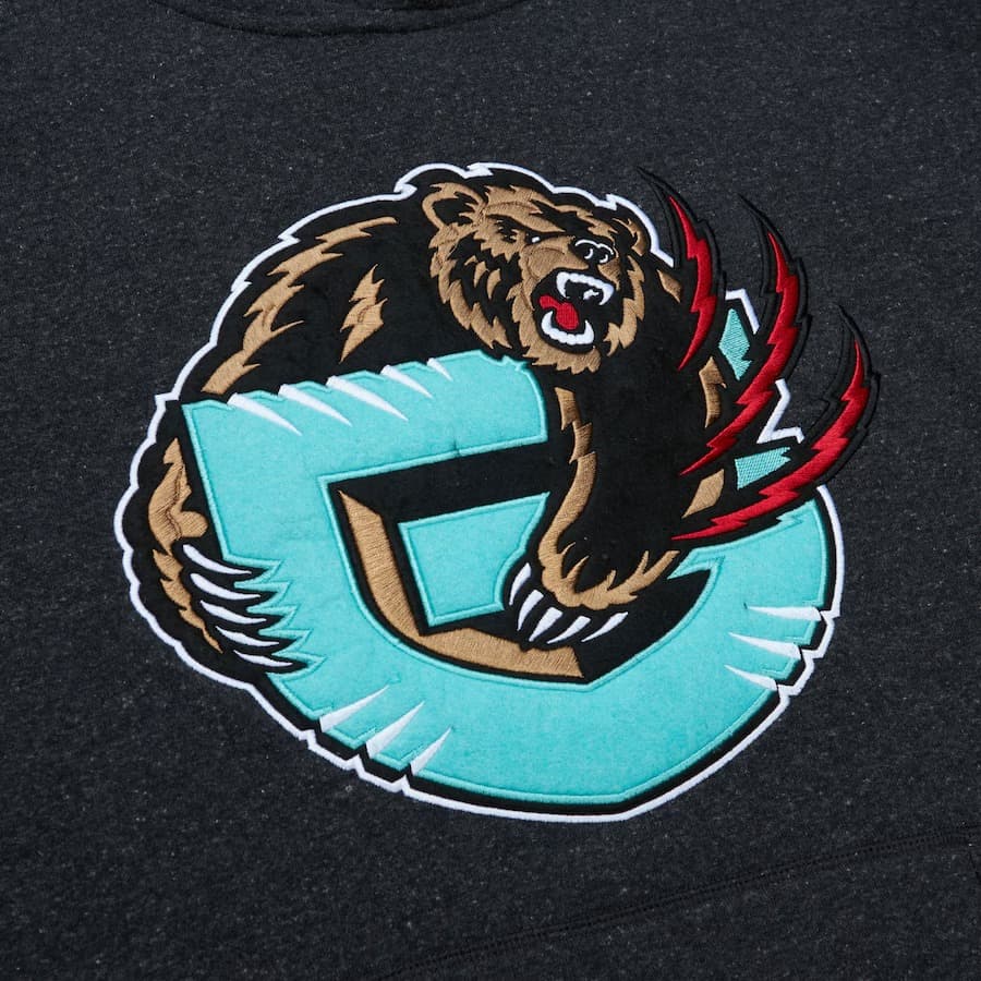 Худи Mitchell & Ness Black Vancouver Grizzlies Snow Washed Fleece Pullover Hoodie