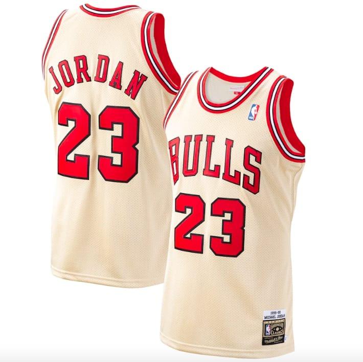 Баскетбольная джерси 1995-96 Chicago Bulls #23 Michael Jordan Mitchell & Ness Premium Gold Jersey