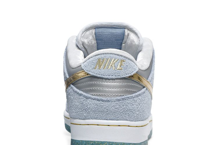 Кроссовки Sean Cliver x Nike Dunk Low SB 'Holiday Special' Special Box
