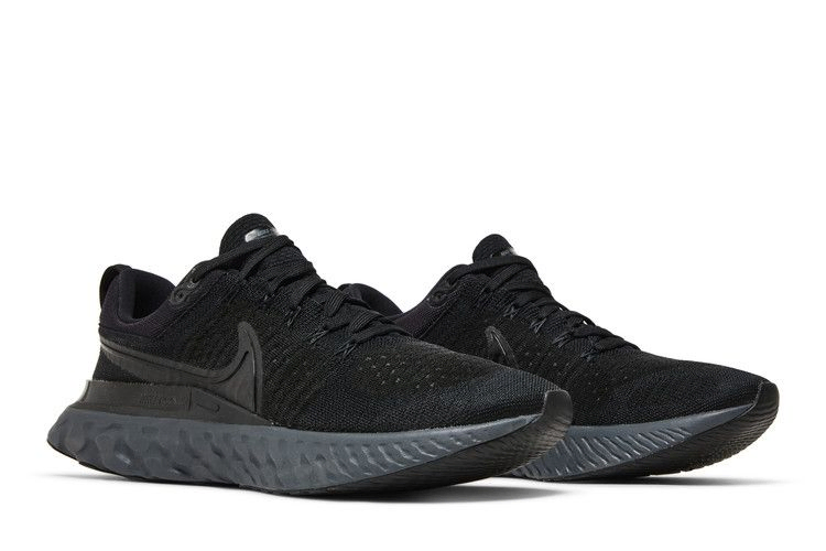 react-infinity-run-flyknit-2-triple-black-ct2357-003_07