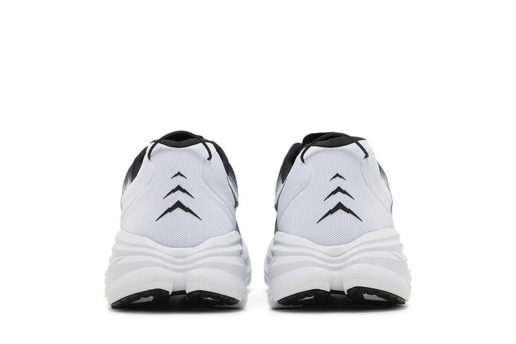 rincon-3-black-white-1119395-bwht_05