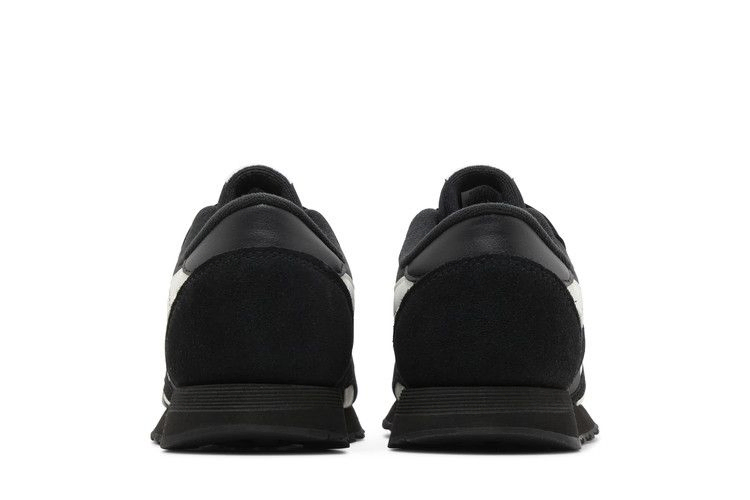Кроссовки Reebok VeeFriends x Classic Nylon 'Accountable Ant Pack - Black'