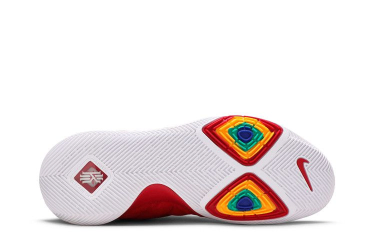 Кроссовки Nike Kyrie 3 'University Red'