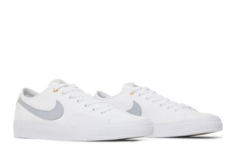 daan-van-der-linden-x-blazer-court-sb-white-wolf-grey-cz5605-100_07