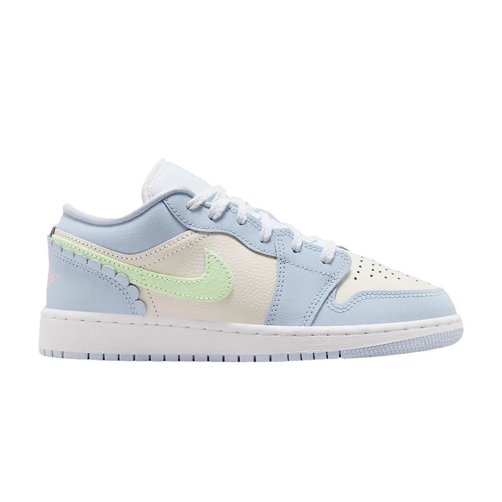 Krossovki-Air-Jordan-1-Low-SE-GS-Half-Blue-Sail