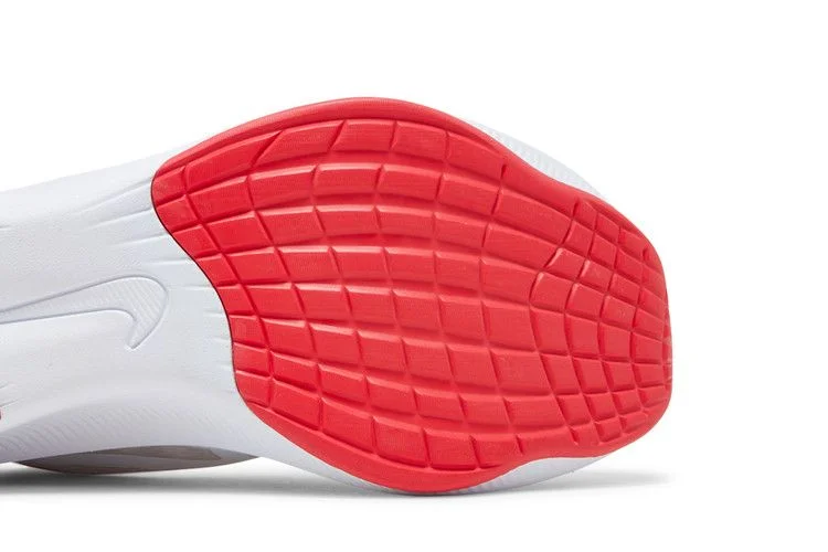Кроссовки Nike Zoom Fly 4 'Platinum Tint Siren Red'