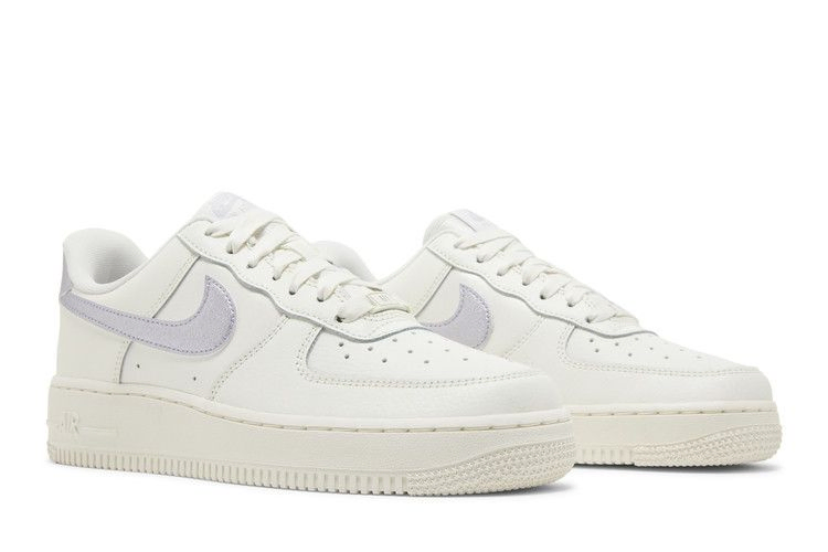 wmns-air-force-1-low-sail-oxygen-purple-dv7470-100_07