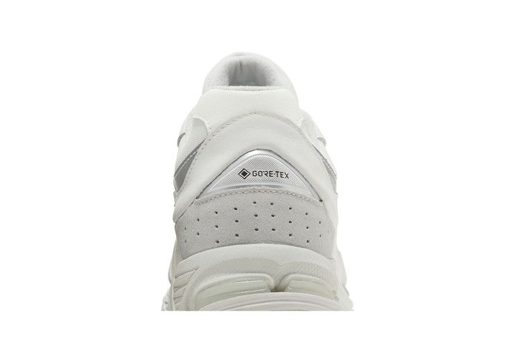 Кроссовки New Balance 2002R GORE-TEX 'White Brighton Grey'