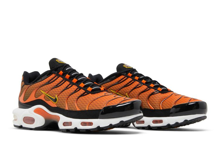 air-max-plus-safety-orange-black-dm0032-800_07