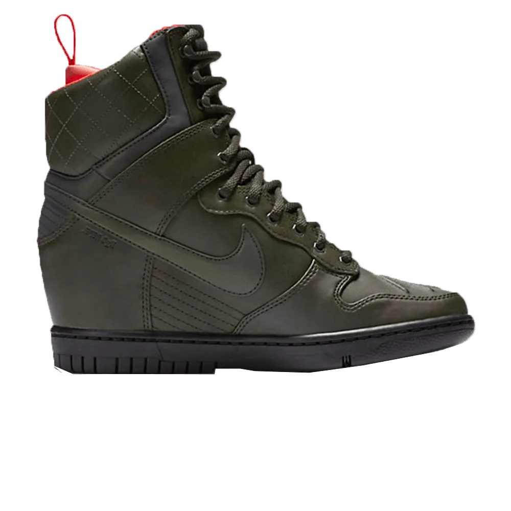 Krossovki-Nike-Wmns-Dunk-Sky-High-2.0-SneakerBoot