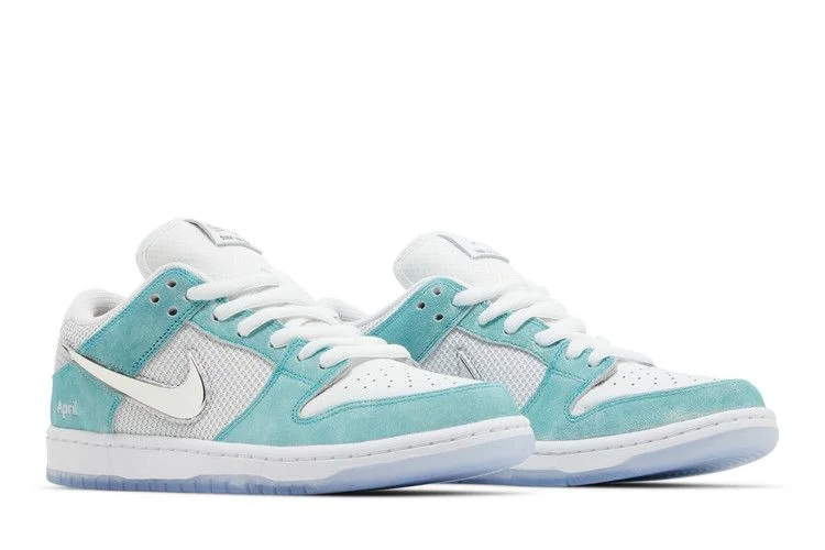 Krossovki-April-Skateboards-x-Nike-Dunk-Low-SB-Turbo-Green-7