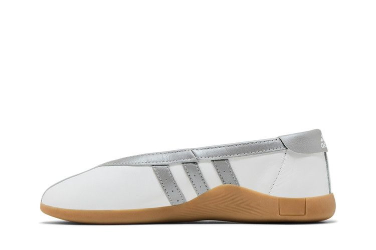 wmns-taekwondo-mei-white-silver-metallic-gum-jq6438_02