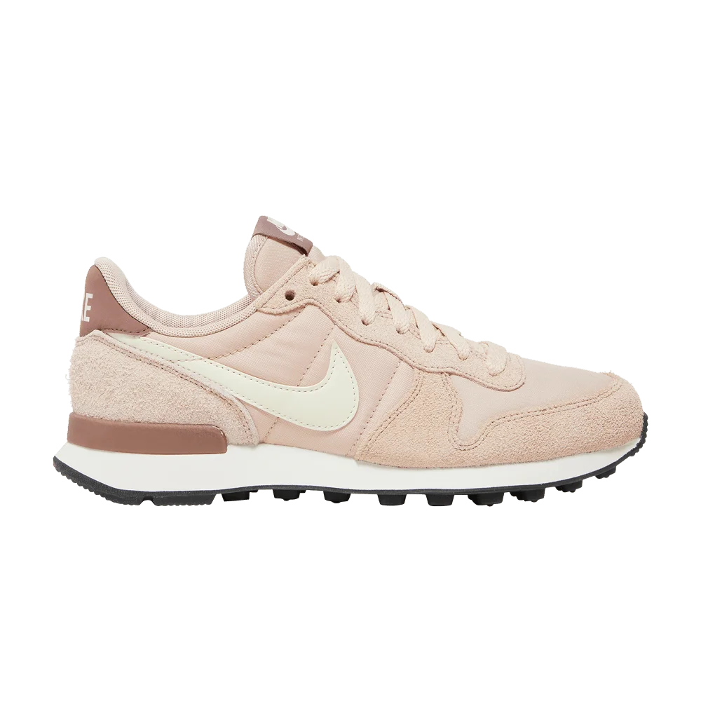 Krossovki-Nike-Wmns-Internationalist-Particle-Beige-Mauve