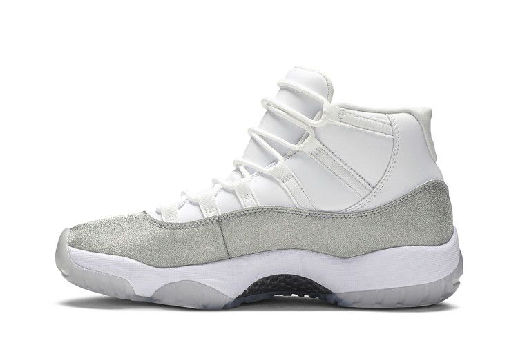 wmns-air-jordan-11-retro-vast-grey-ar0715-100_02