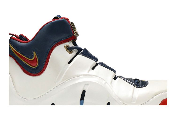 zoom-lebron-4-playoff-314647-161_01