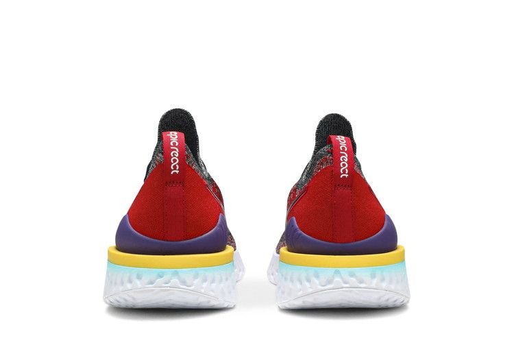 Кроссовки Nike Epic React Flyknit 2 'Black University Red'