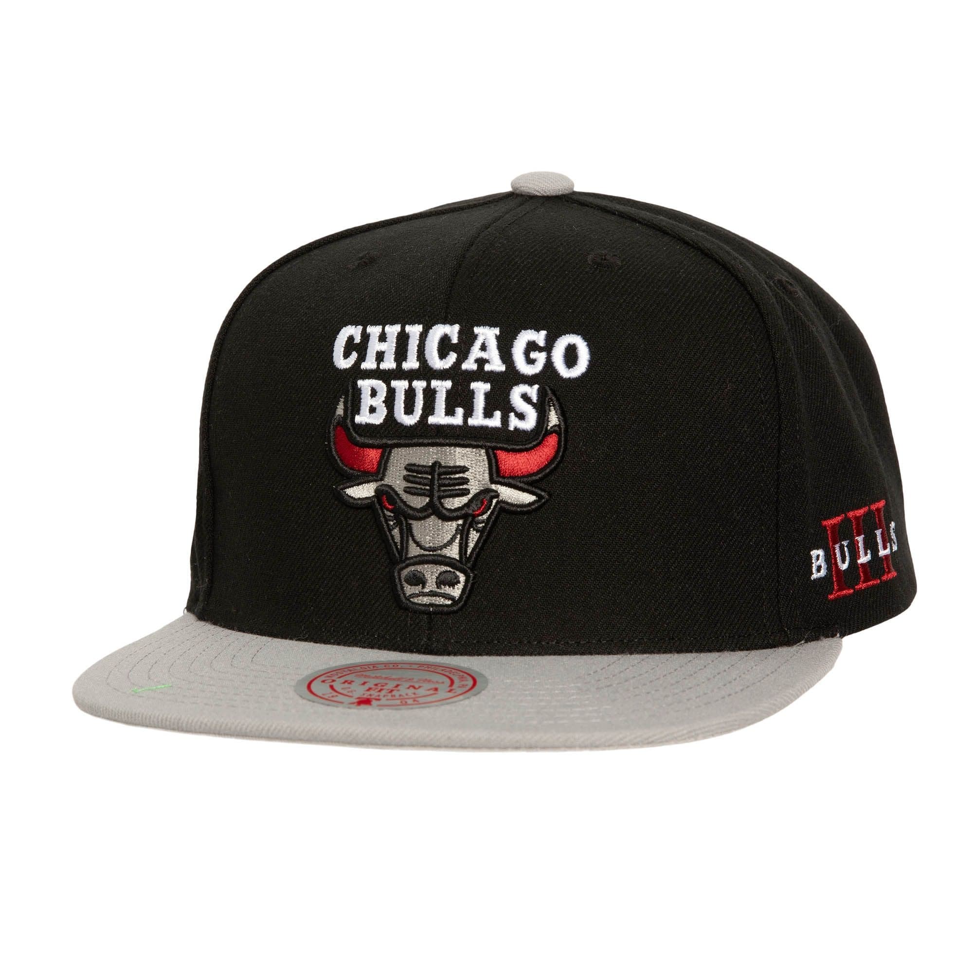 Бейсболка Mitchell & Ness Core III Snapback Chicago Bulls Hat