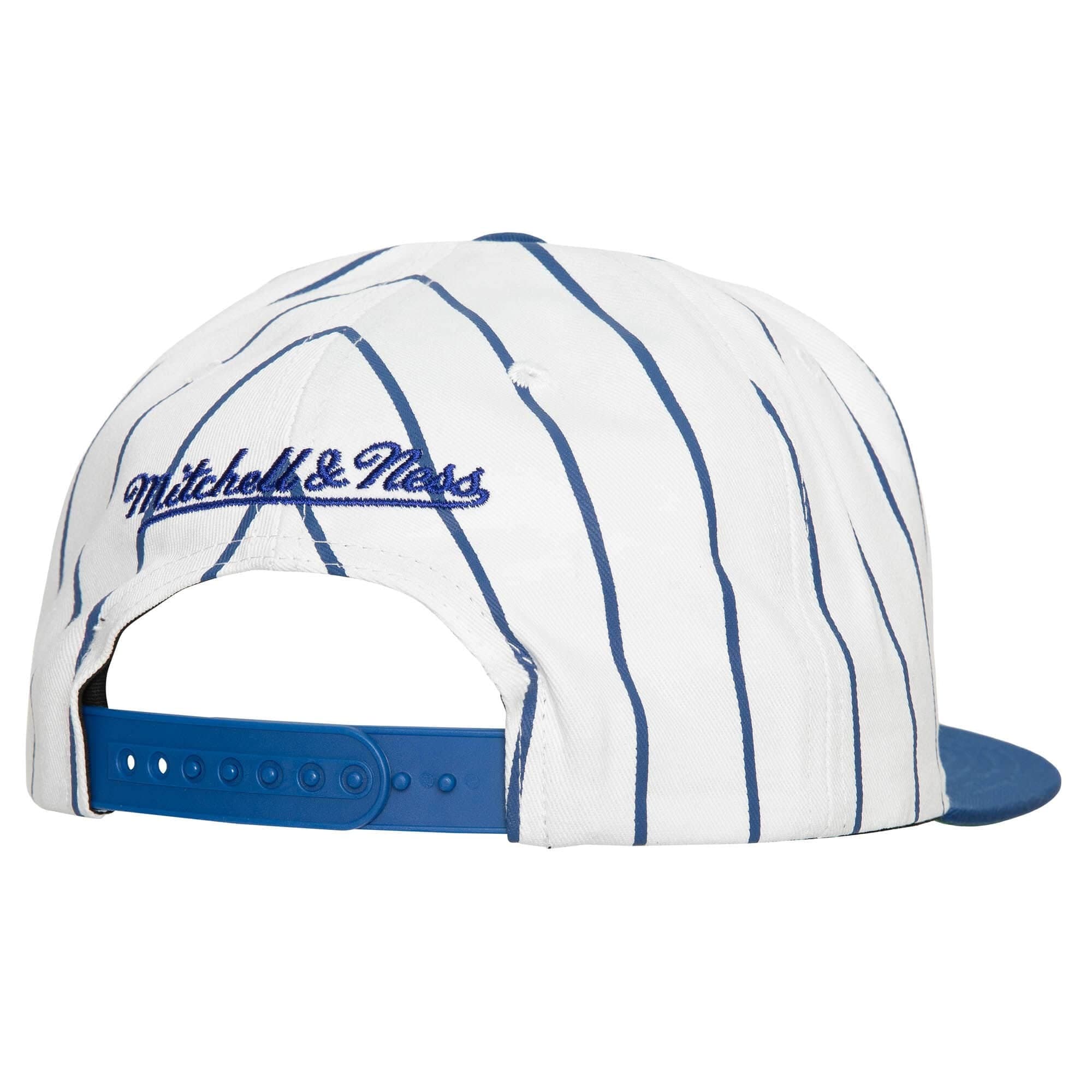 Mitchell-Ness-Retro-Pinstripe-Snapback-HWC-New-York-Knicks-1