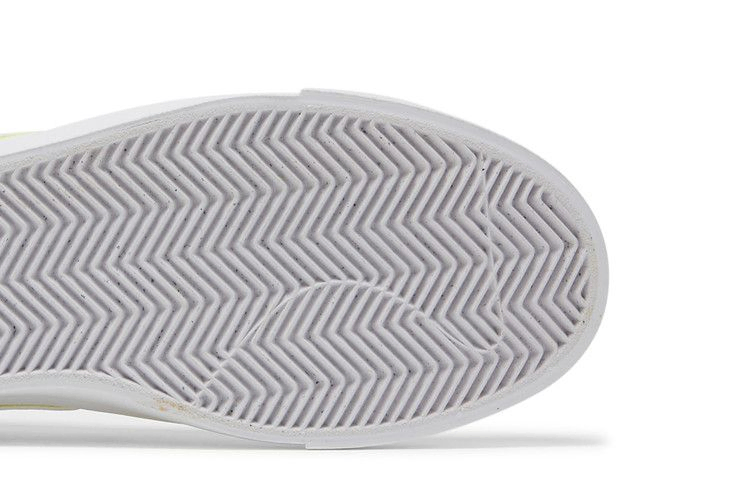 blazer-court-sb-light-zitron-cv1658-700_04