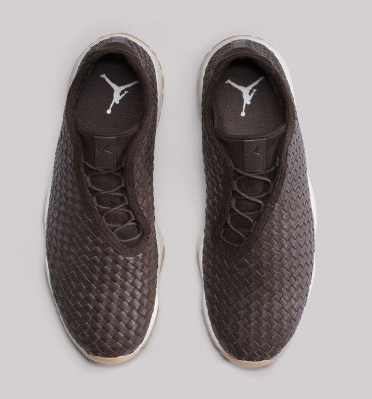 air-jordan-future-premium-652141-219_04